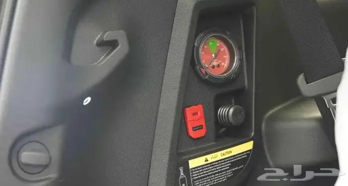 تويوتا برادو فل كامل VXL3 بنزين 2025 10