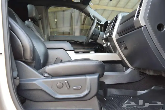 فورد اكسبيدشن بانوراما 2020 فل بطاقة جمركية 37