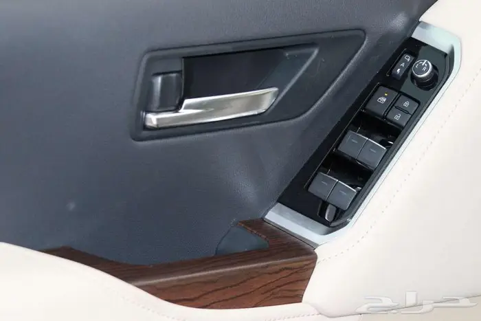 تويوتا لاندكروزر GXR4 بنزين 2025 - كاش و أقساط 11