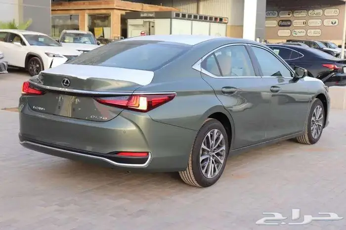 لكزس ES250AA بنزين ستاندر 2025 بالكاش والاقساط 5