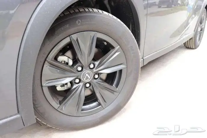 لكزس UX300H AH سعودي 2024 بدون فوايد نظام الدفعتين 4