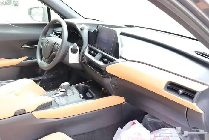 لكزس UX300H AH سعودي 2024 بدون فوايد نظام الدفعتين 14