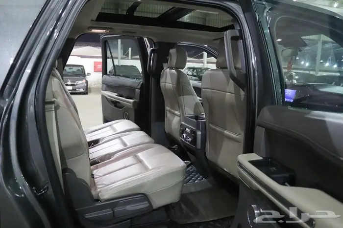 فورد اكسبديشن XLT فل كامل دبل 2020 14