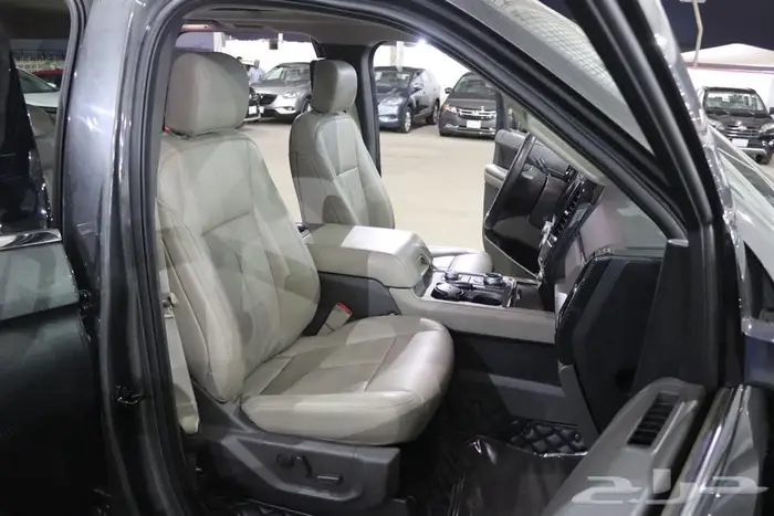 فورد اكسبديشن XLT فل كامل دبل 2020 12