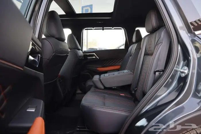 ميتسوبيشي اوتلاندر 2025 جميع الفئات والالوان 7