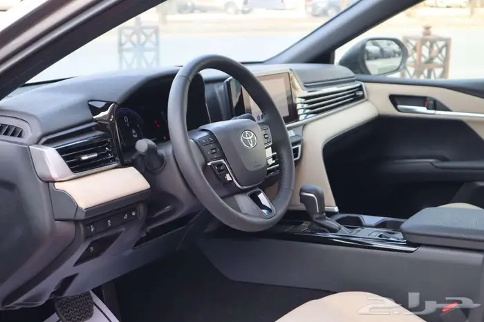 تويوتا كامري 2025 جميع الفئات والالوان 8