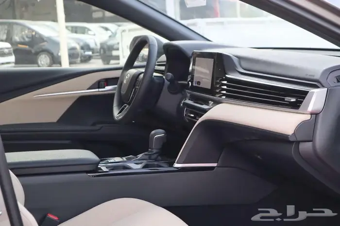 تويوتا كامري 2025 جميع الفئات والالوان 17