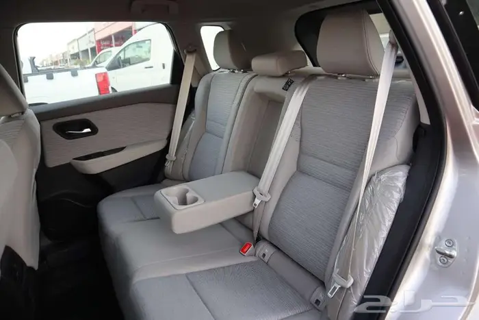 نيسان اكس تريل 5 ركاب استندر 2025 10