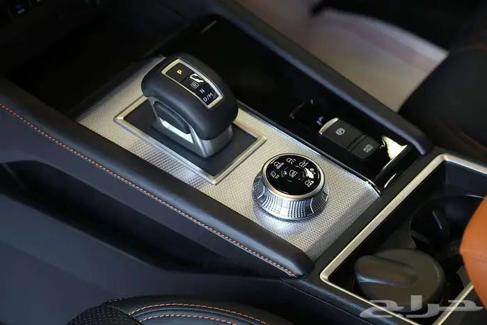 أوتلاندر 2025 Premium  حضور قوي وراحة مترفة لعائلتك 14