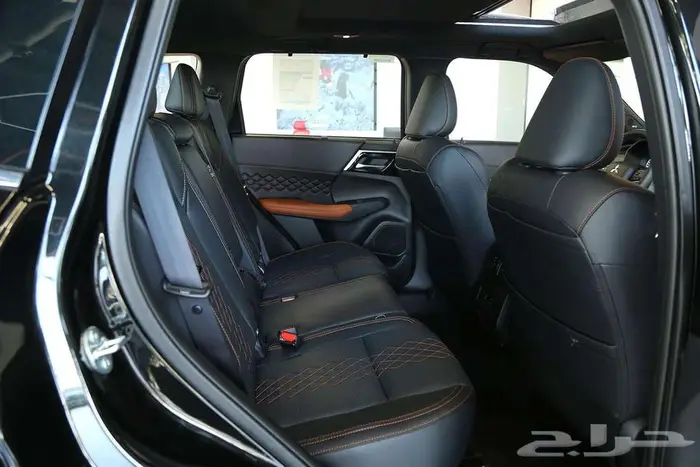 أوتلاندر 2025 Premium  حضور قوي وراحة مترفة لعائلتك 12