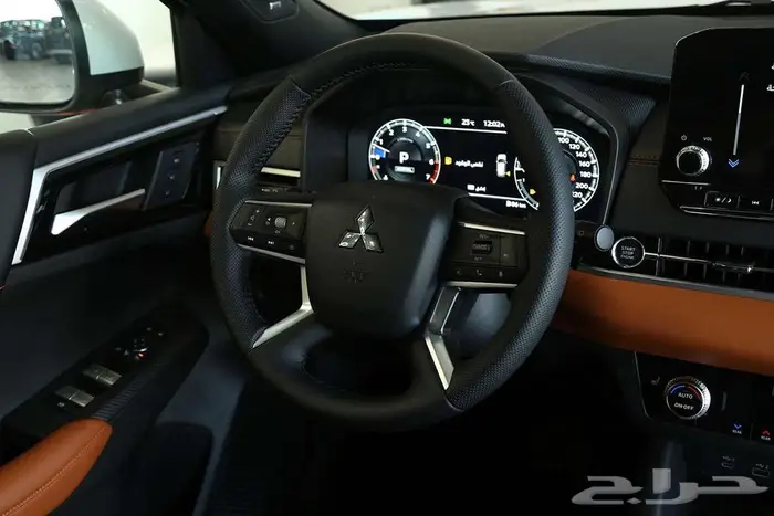 أوتلاندر 2025 Premium  حضور قوي وراحة مترفة لعائلتك 20