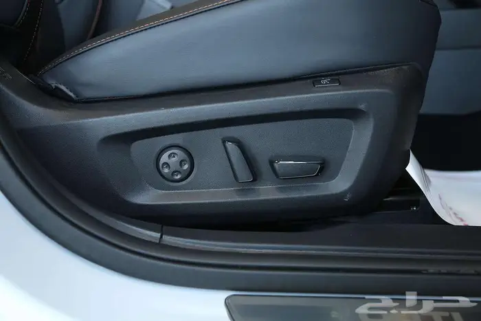 أوتلاندر 2025 Premium  حضور قوي وراحة مترفة لعائلتك 24