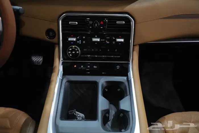 نيسان باترول فل كامل بلاتينيوم بانوراما جلد V6 موديل 2026 12