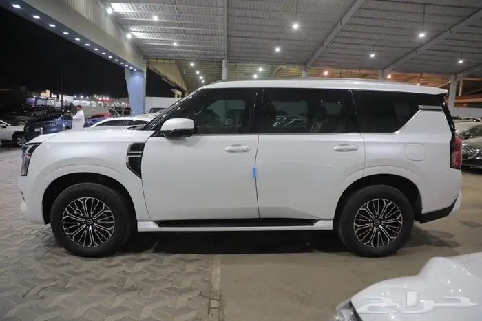 نيسان باترول فل كامل بلاتينيوم بانوراما جلد V6 موديل 2026 4