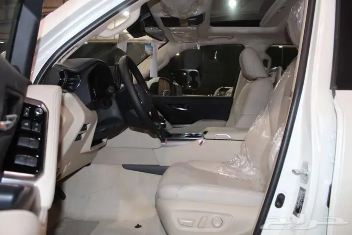 تويوتا لاندكروزر 3.5 GXR4 بنزين اتوماتيك 2026 8