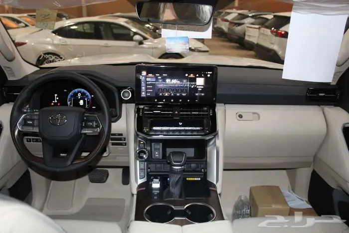 تويوتا لاندكروزر 3.5 GXR4 بنزين اتوماتيك 2026 12