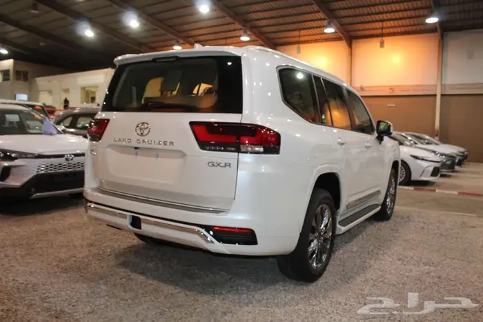 تويوتا لاندكروزر 3.5 GXR4 بنزين اتوماتيك 2026 3