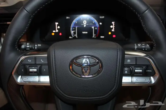 تويوتا لاندكروزر 3.5 GXR4 بنزين اتوماتيك 2026 14