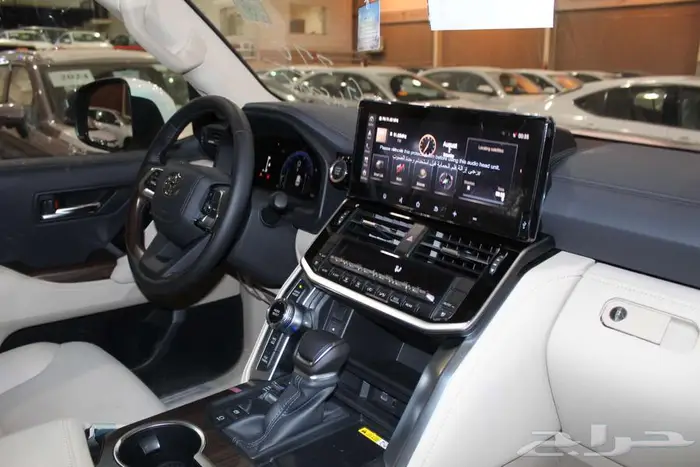 تويوتا لاندكروزر 3.5 GXR4 بنزين اتوماتيك 2026 17