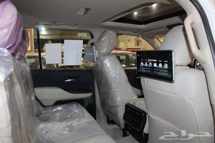 تويوتا لاندكروزر 3.5 GXR4 بنزين اتوماتيك 2026 11