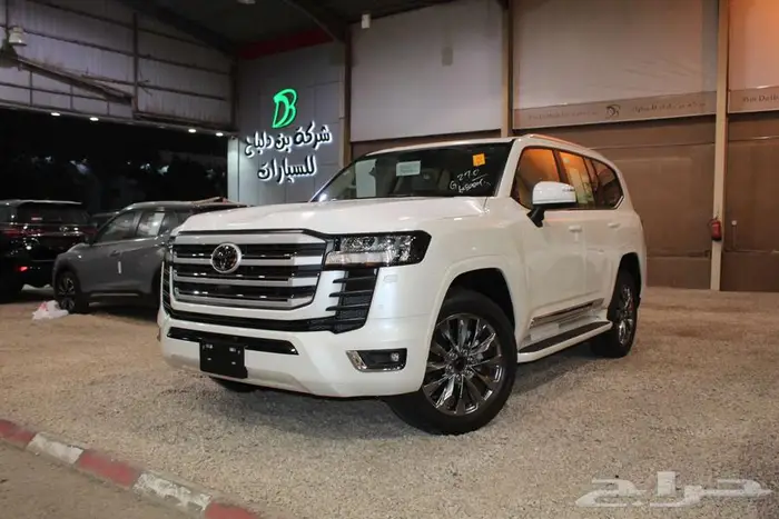تويوتا لاندكروزر 3.5 GXR4 بنزين اتوماتيك 2026 1