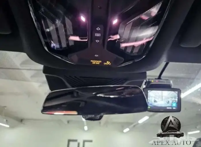 BMW 520i mkit الفئة الخامسة موديل 2025 17