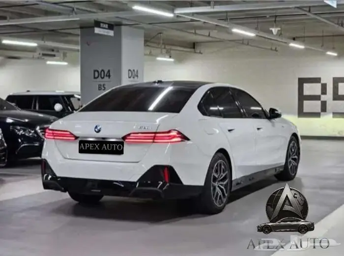 BMW 520i mkit الفئة الخامسة موديل 2025 4