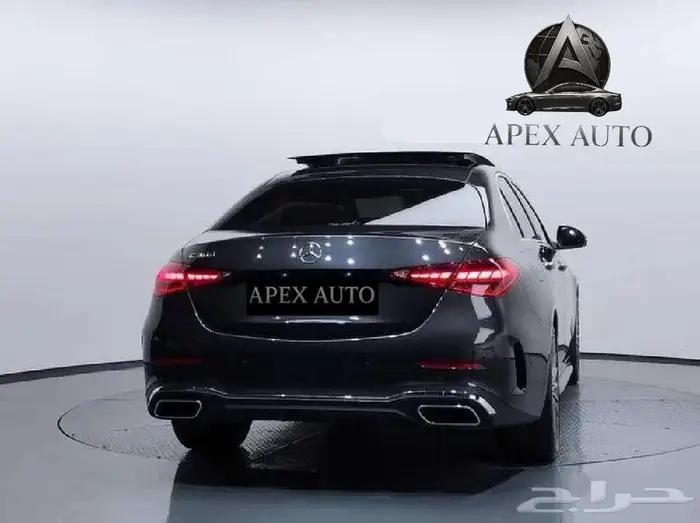مرسيدس 2023 C300 AMG Line عرض مميز 3