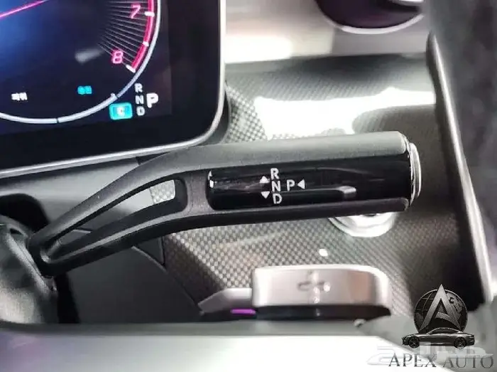 مرسيدس 2023 C300 AMG Line عرض مميز 8