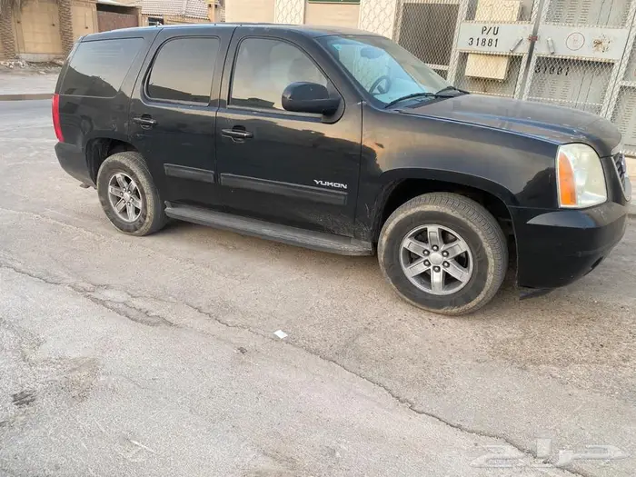 يوكن 2011 نظيف للبيع 7