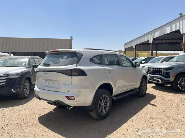 ايسوزو ام يو اكس 2025 نقد وتقسيط 2