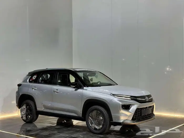 تويوتا اوربان كروزر GLX 2025 1