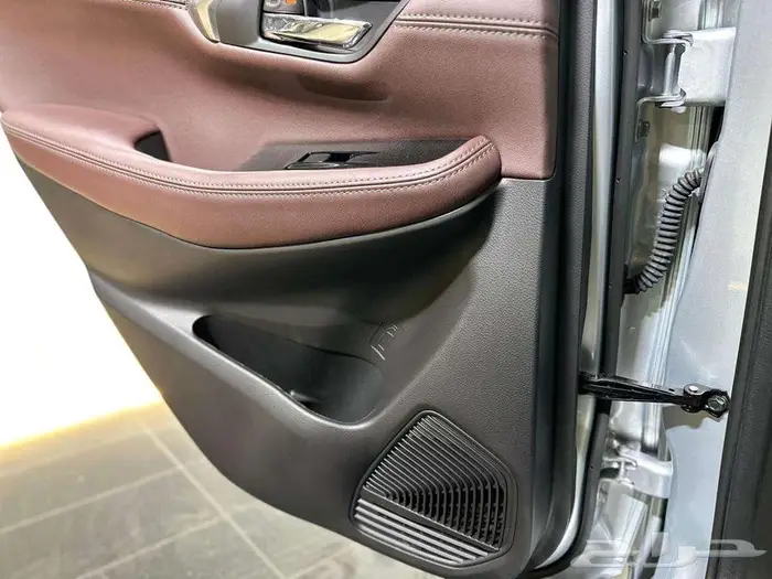 تويوتا اوربان كروزر GLX 2025 5