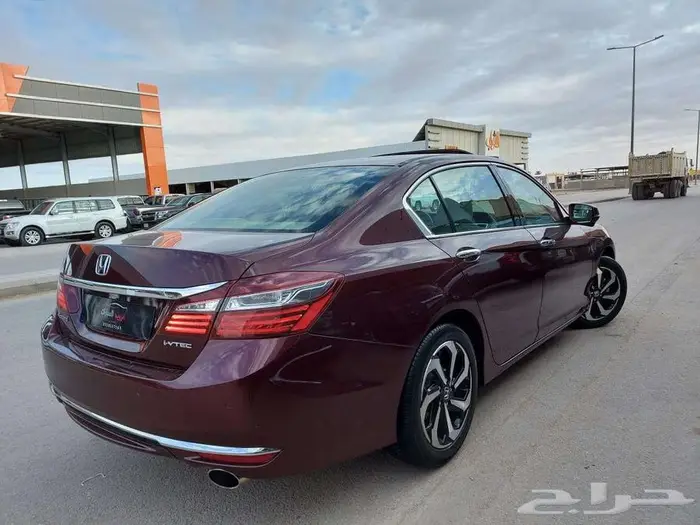 اكورد 2017 فل مخمل مخزن عداد 30 ألف فقط 25