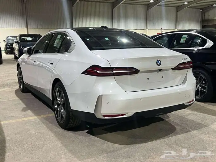 بي ام دبليو 520 جديد 2025 28