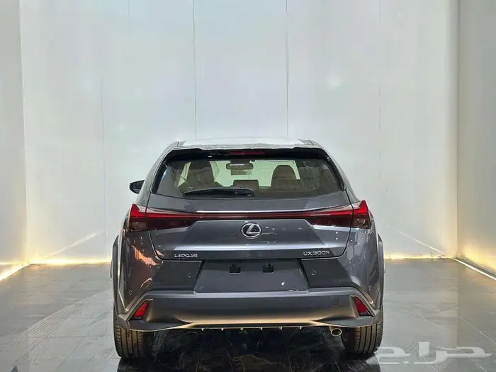 لكزس UX 300 AH 2024 عرض خاص 3