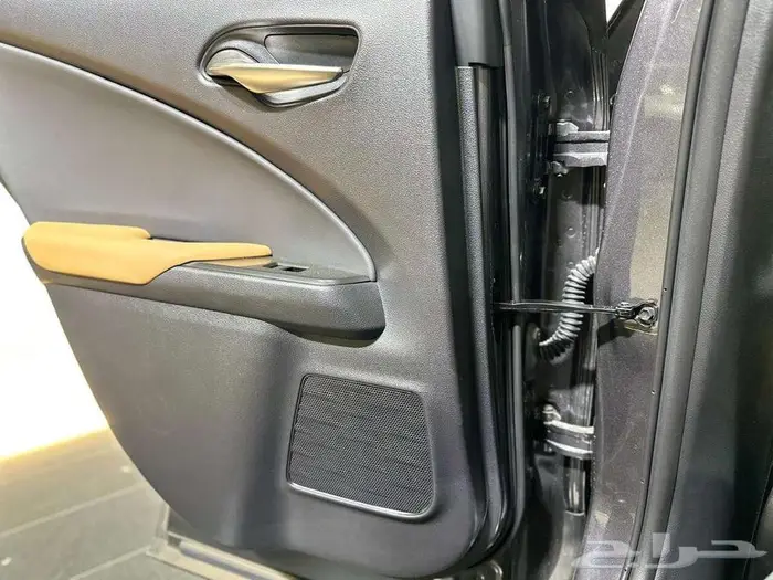 لكزس UX 300 AH 2024 عرض خاص 13