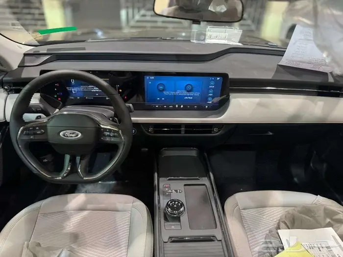 فورد تورس امبيانتي 2026 سعودي مع صيانه مجانية 7