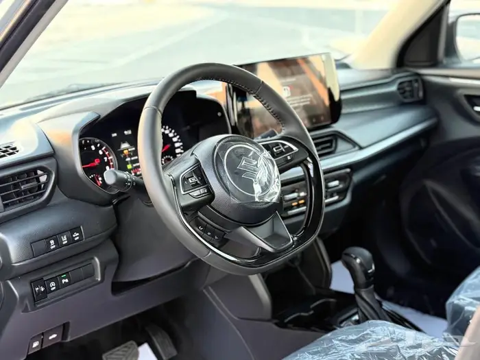 سوزوكي سويفت GLX 1.2 هايبرد موديل 2026 13