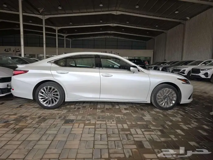 LEXUS. ES 350 2025 CCاستندر 18