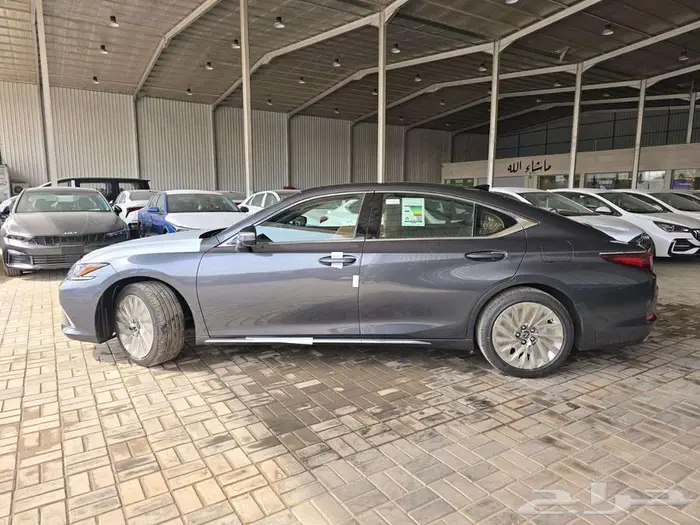 LEXUS. ES 350 2025 CCاستندر 19