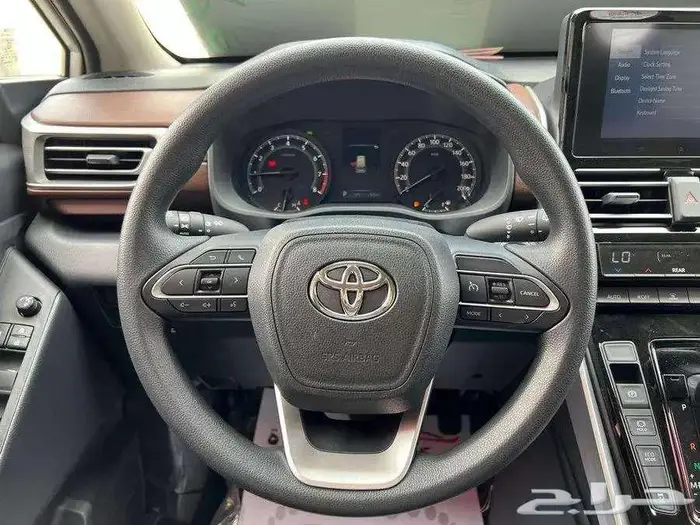 تويوتا انوفا gl 2025 5