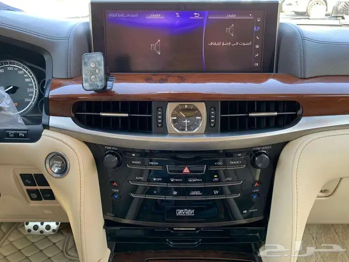 لكزس LX570 بلاك ايديشن موديل 2020 14