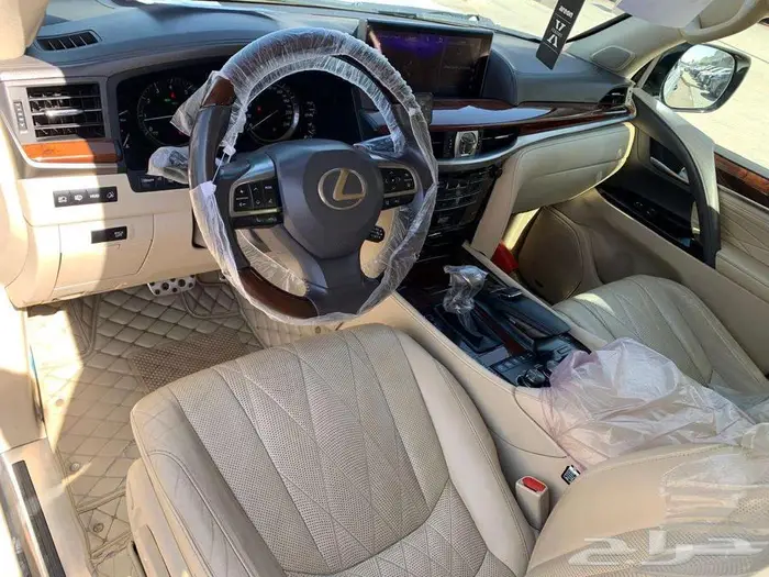 لكزس LX570 بلاك ايديشن موديل 2020 11