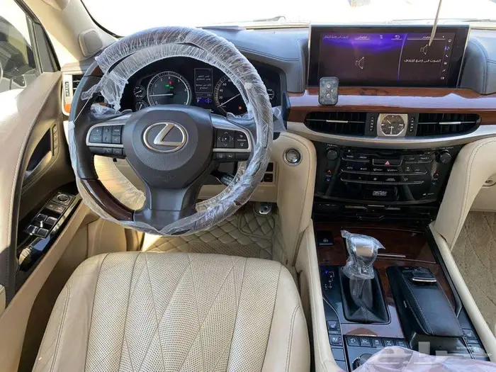 لكزس LX570 بلاك ايديشن موديل 2020 8