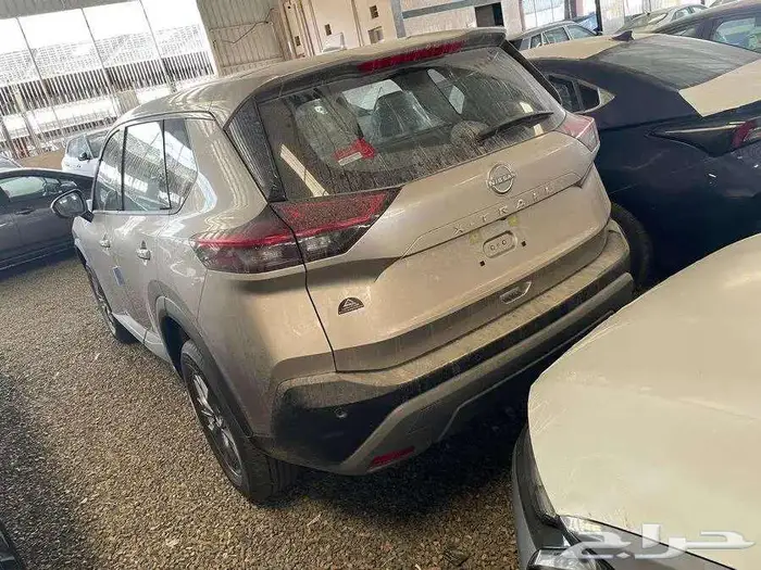 نيسان اكس تريل استندر 5 راكب بدون دبل 2025 2