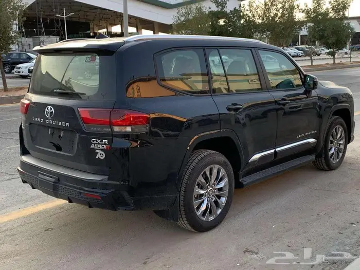 جكسار S الساير 2024 اسود 3