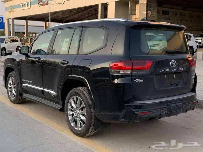 جكسار S الساير 2024 اسود 4