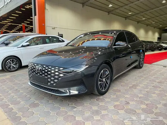 ازيرا 2022 مستورد بنزين شاشه كاميرا بصمه 4 سلندر 2.5 1