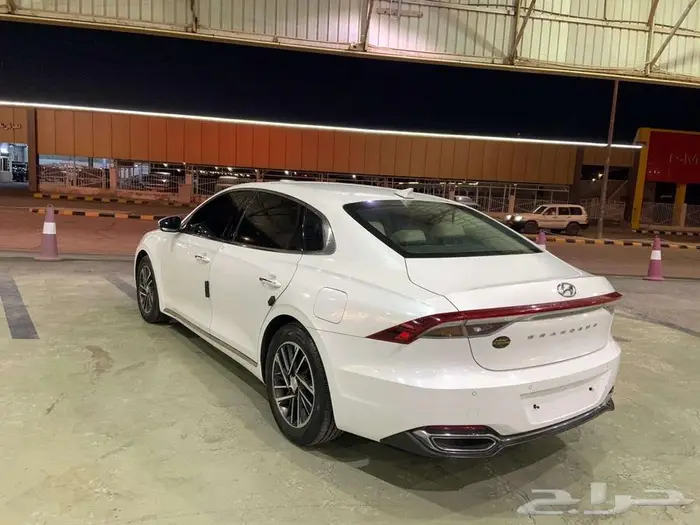 هونداي ازيرا 2020 بصمه شاشه قيادة ذاتيه مستورد 2